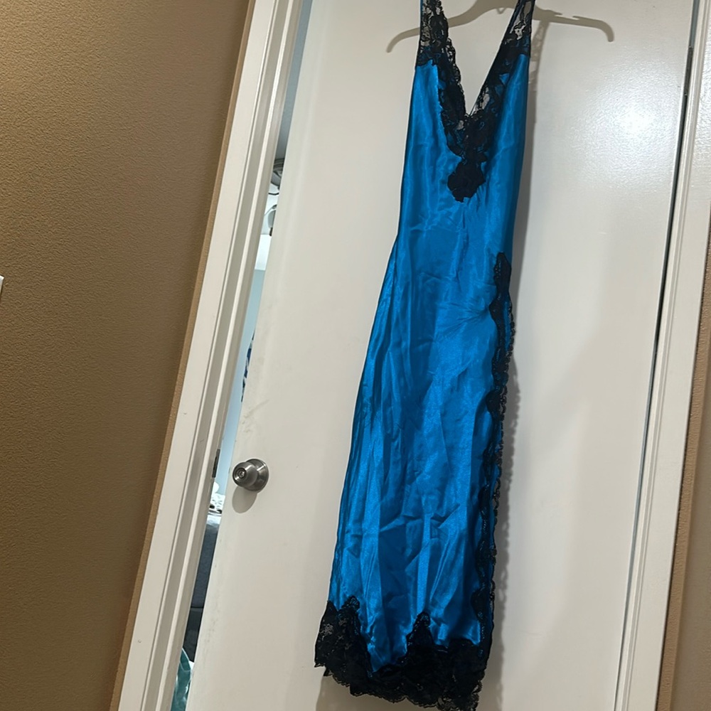 Euc Victoria’s Secret vintage lingerie maxi w/high leg slit and lace size small
